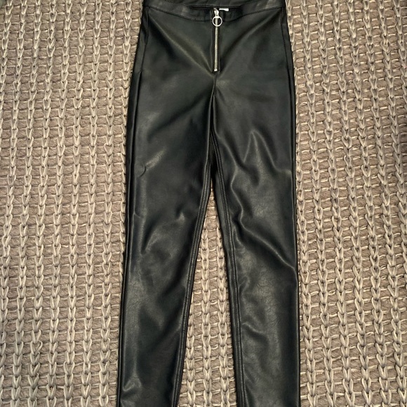 Faux leather pants - Picture 4 of 4